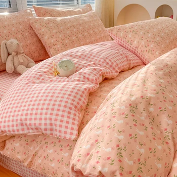 Хлопковая кровать из четырех частей, Маленькие свежие постельные принадлежности в пасторальном стиле, пододеяльник, простыня из трех частей